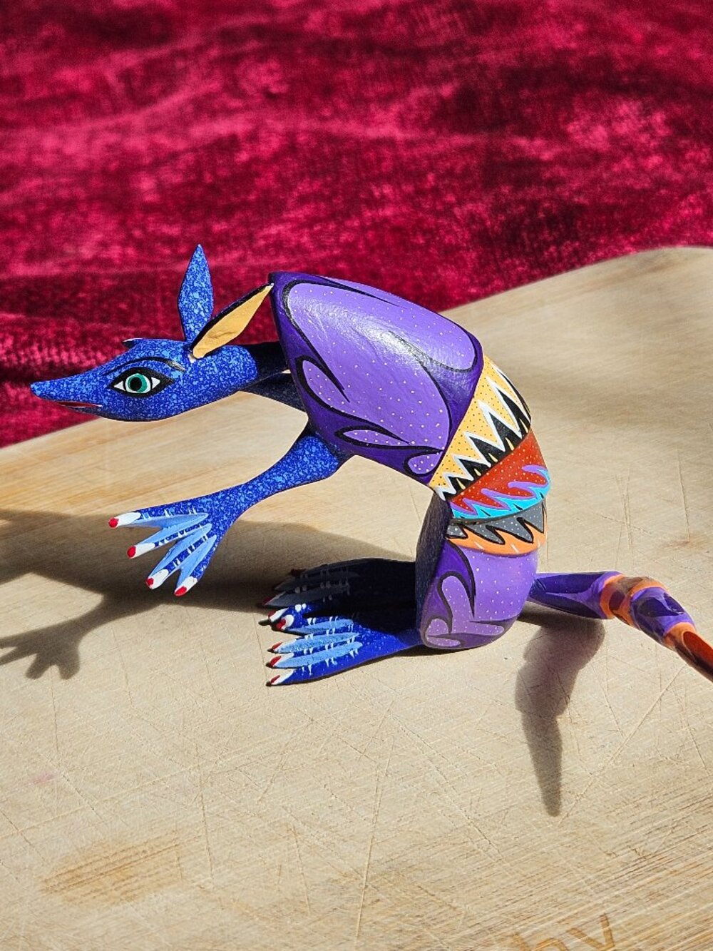 VINTAGE OAXACAN COPAL WOOD ARMADILLO CARVING BEAUTIUL!